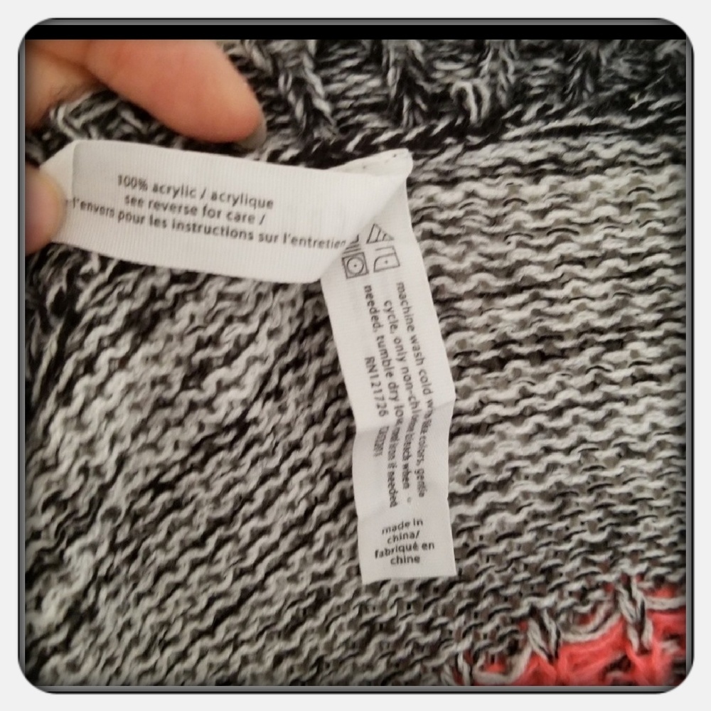 Woman's Aeropstales Oversized Sweater Size XL - Picture 5 of 5
